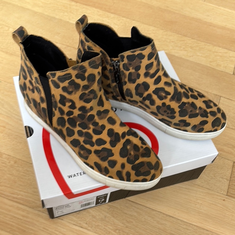 Blondo Leopard Print Ankle Booties in Brown and Black